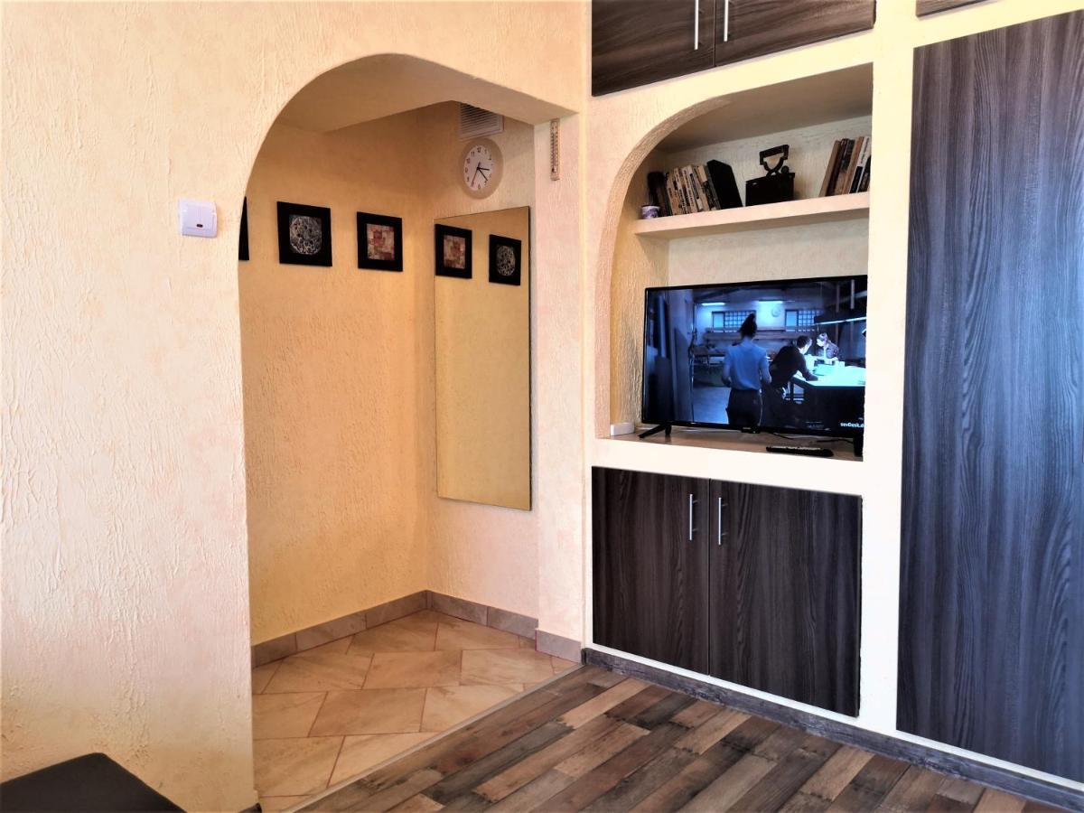 Apartament Anca บูคาเรสต์ ภายนอก รูปภาพ
