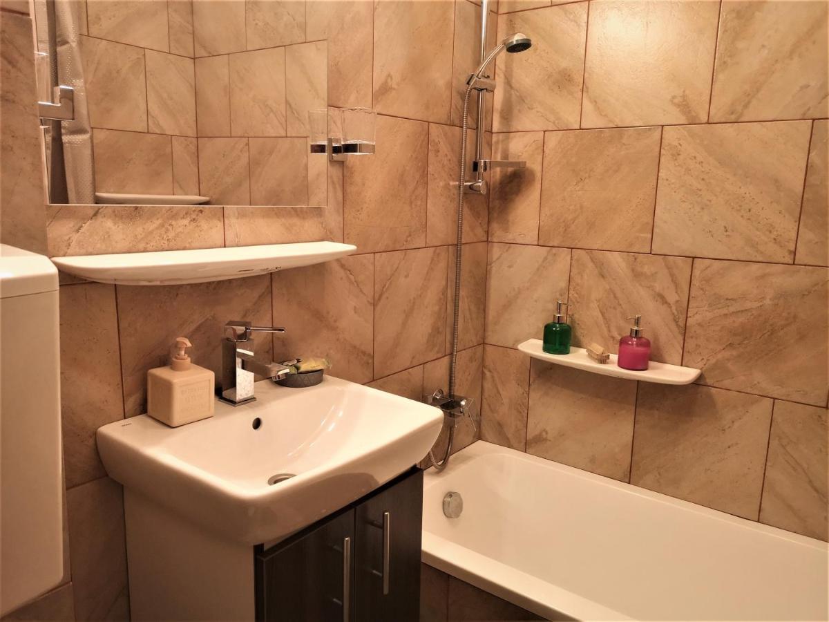 Apartament Anca บูคาเรสต์ ภายนอก รูปภาพ